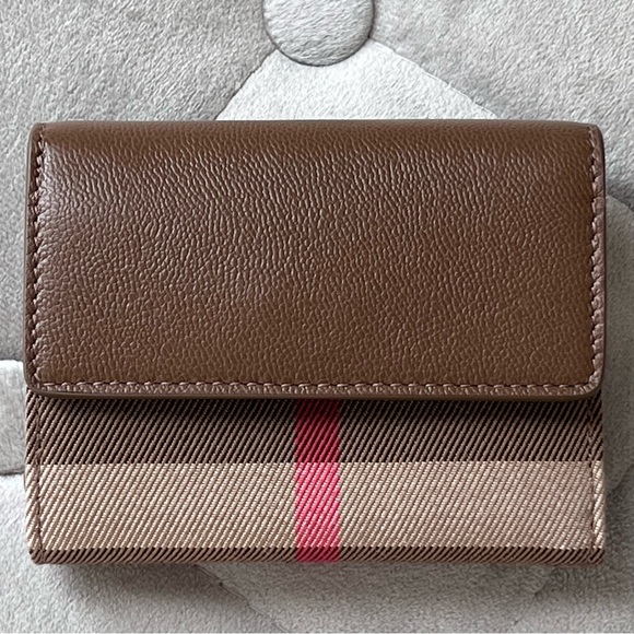 Burberry Check Trifold Wallet in Earth - Picture 2 of 12